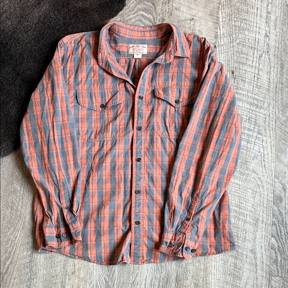 Filson lightweight button down - Picture 1 of 2